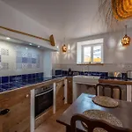 Galega Alojamento de Acomodação e Pequeno-almoço Silveira (Lisbon)