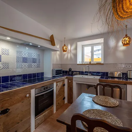 Alojamento de Acomodação e Pequeno-almoço Galega Silveira (Lisbon)