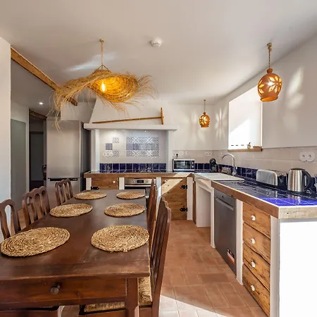 Alojamento de Acomodação e Pequeno-almoço Galega 4*